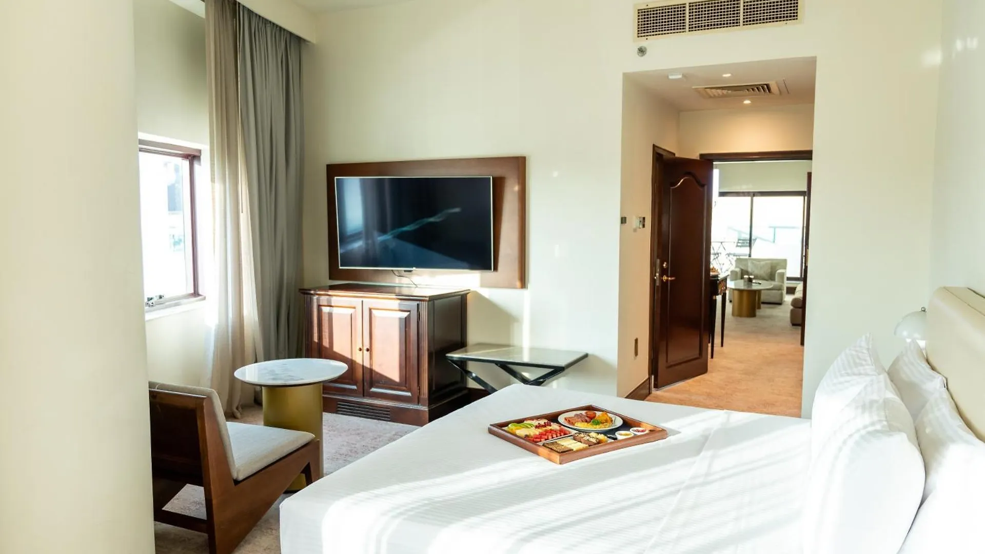 Majestic Cove Hotel - Formerly Le Meridien Fairway Dubai