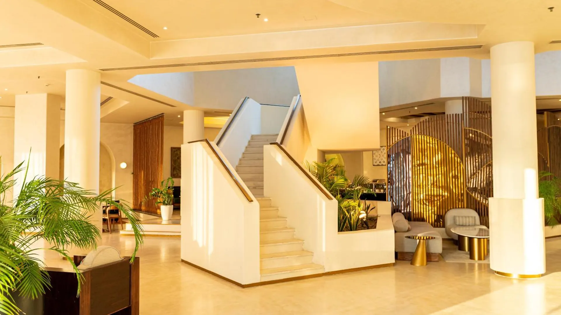 Majestic Cove Hotel - Formerly Le Meridien Fairway Dubai