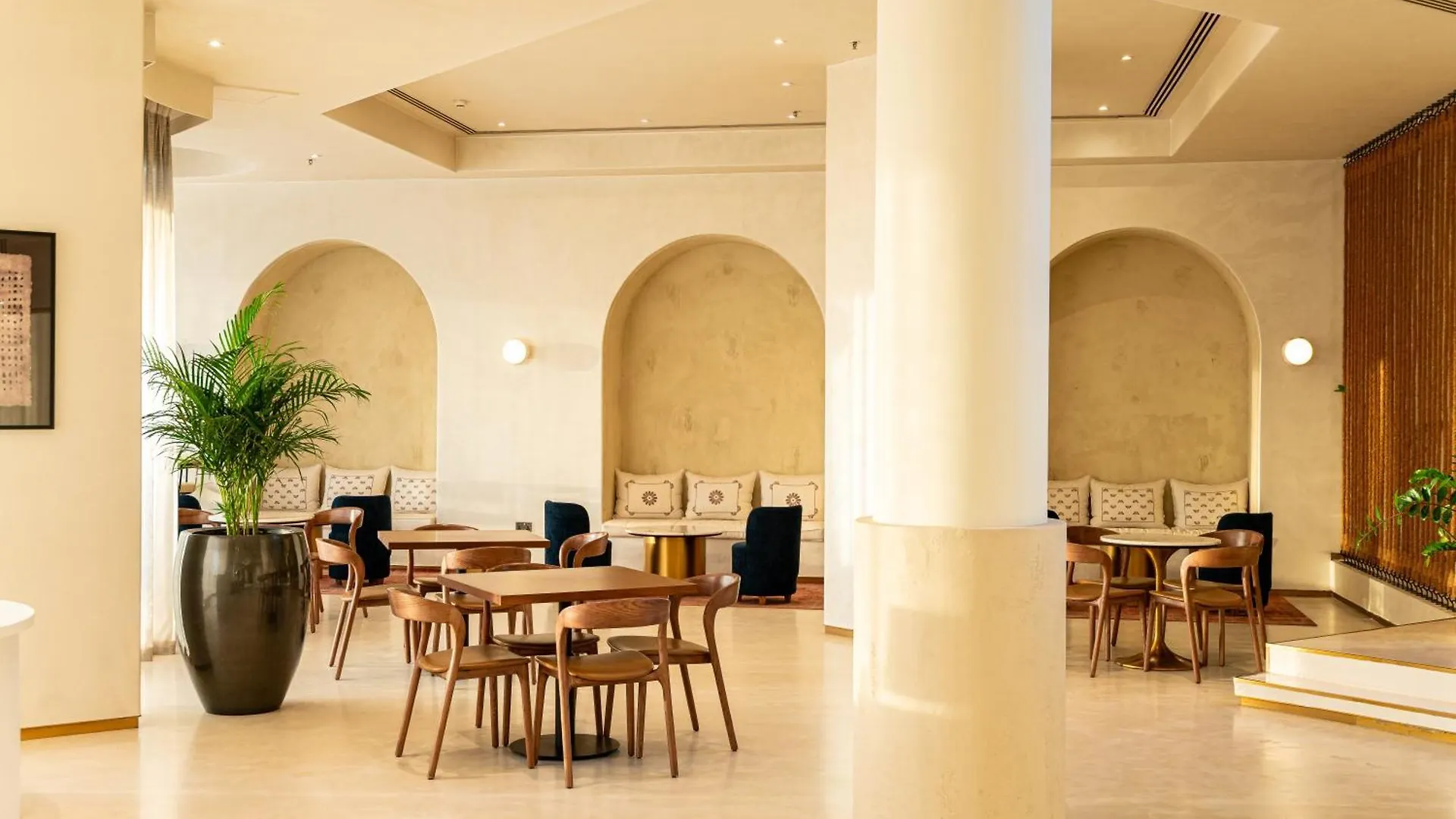 Majestic Cove Hotel - Formerly Le Meridien Fairway Dubai