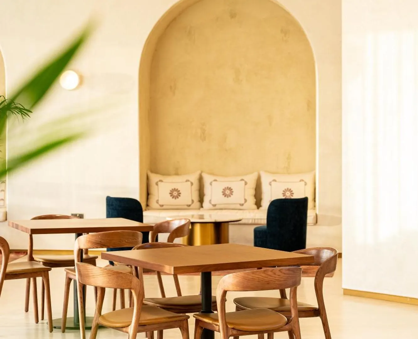 Majestic Cove Hotel - Formerly Le Meridien Fairway Dubai