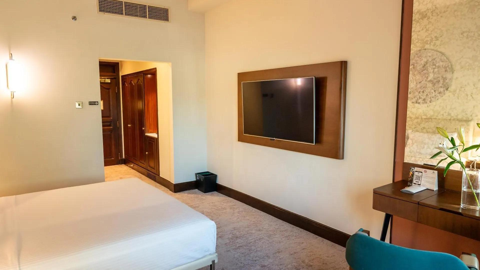 Majestic Cove Hotel - Formerly Le Meridien Fairway Dubai